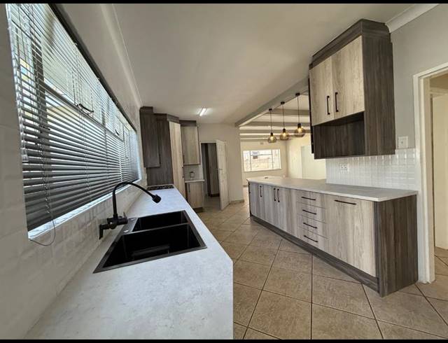 3 BEDROOM HOUSE FOR SALE IN VANDERBIJLPARK SE 1